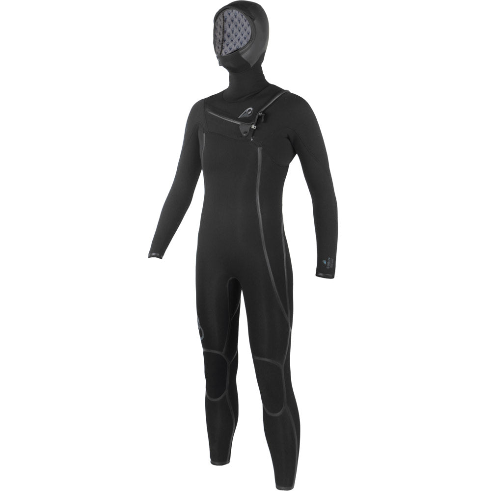 Sooruz Guru+ is our warmest wetsuit combining performance and eco-friendliness.